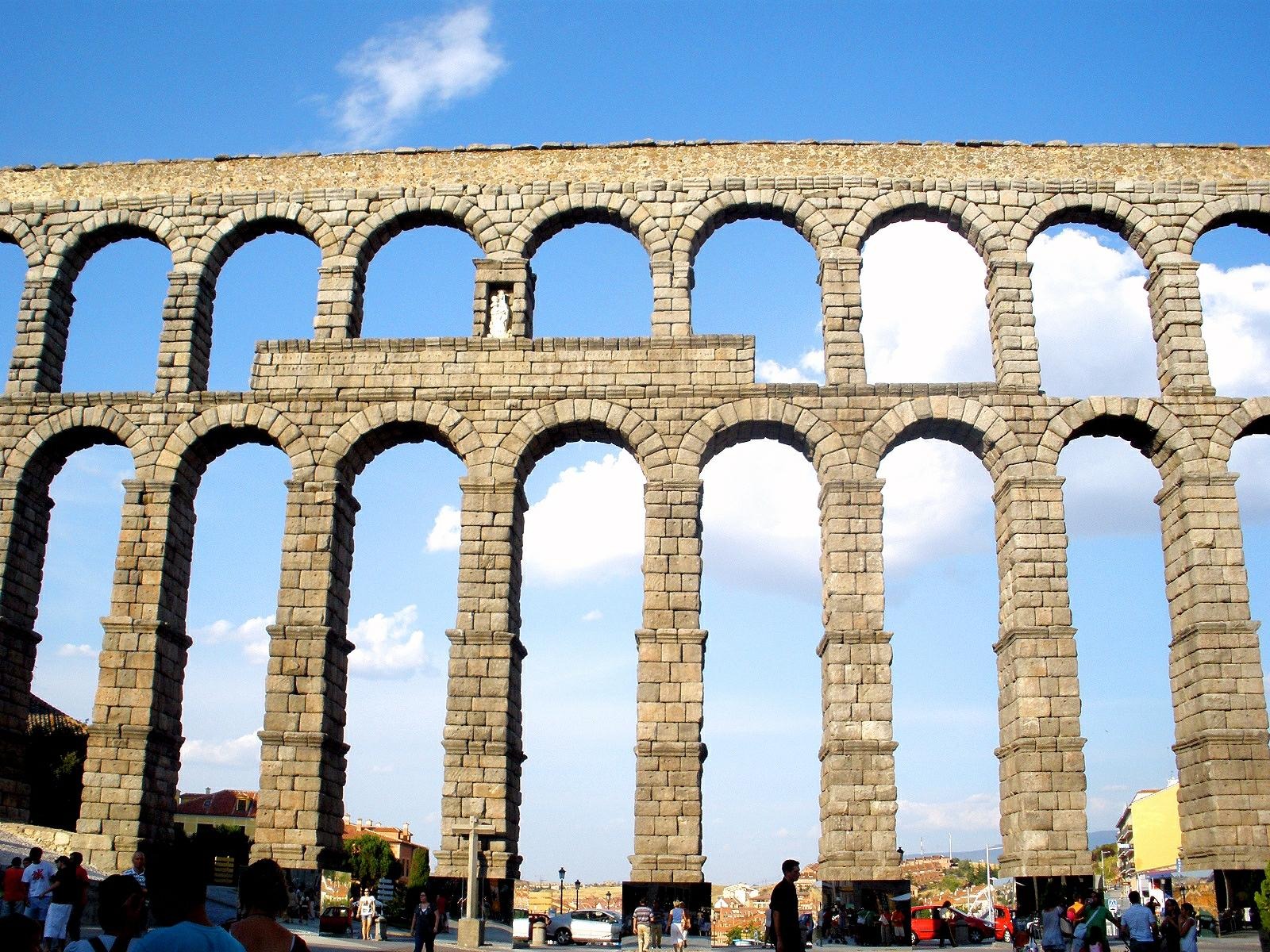 Roman aqueducts for private and public benefit